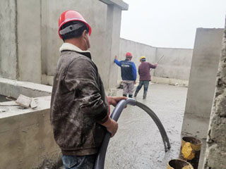 高(gāo)壓泵輸送發泡混凝土(tǔ)